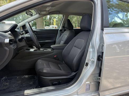 Used 2026 Nissan Altima 2.5 SV FWD image 33