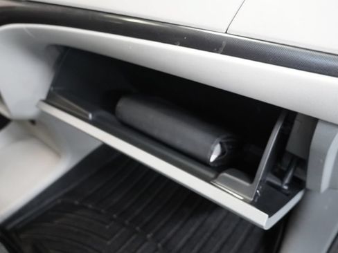 Used 2013 Toyota Sienna SE FWD image 27