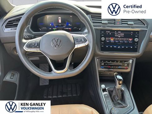 Used 2024 Volkswagen Tiguan SE AWD/4WD image 15