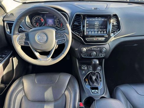 Used 2022 Jeep Cherokee Limited image 17