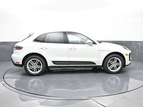 Certified 2024 Porsche Macan AWD/4WD image 24