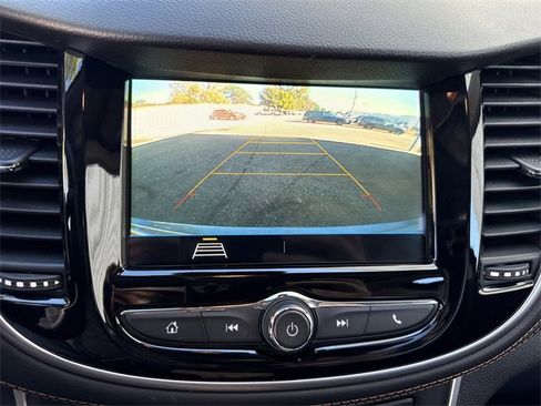 Used 2019 Chevrolet Trax LT w/ LT Convenience Package image 24