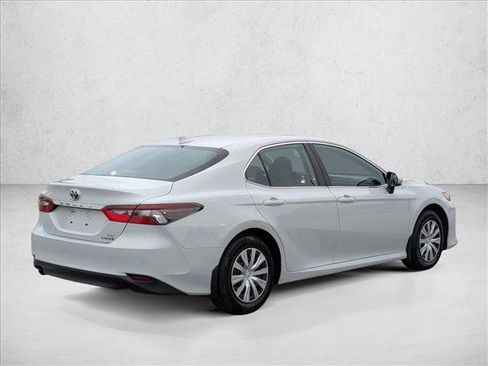 Used 2024 Toyota Camry LE image 5