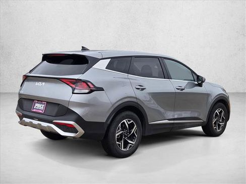 Used 2025 Kia Sportage LX FWD image 5