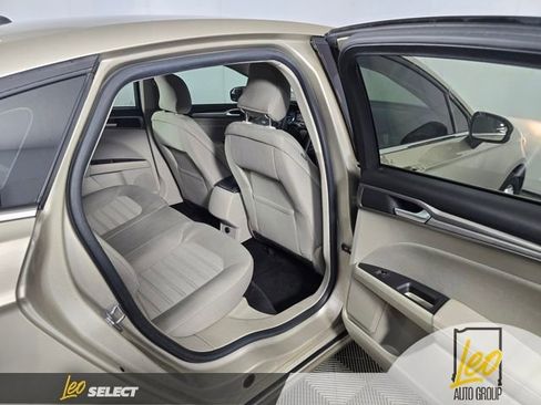 Used 2018 Ford Fusion SE image 13