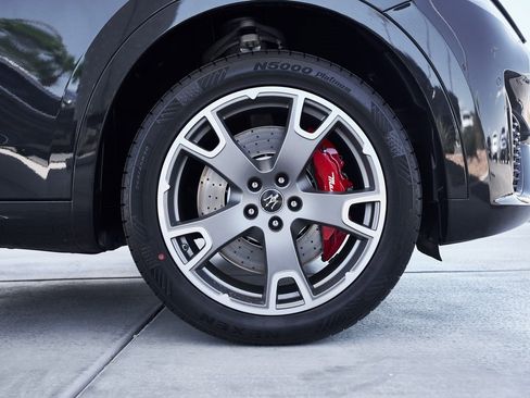 Used 2022 Maserati Levante Modena image 10