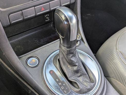 Used 2013 Volkswagen Beetle 2.5 image 11