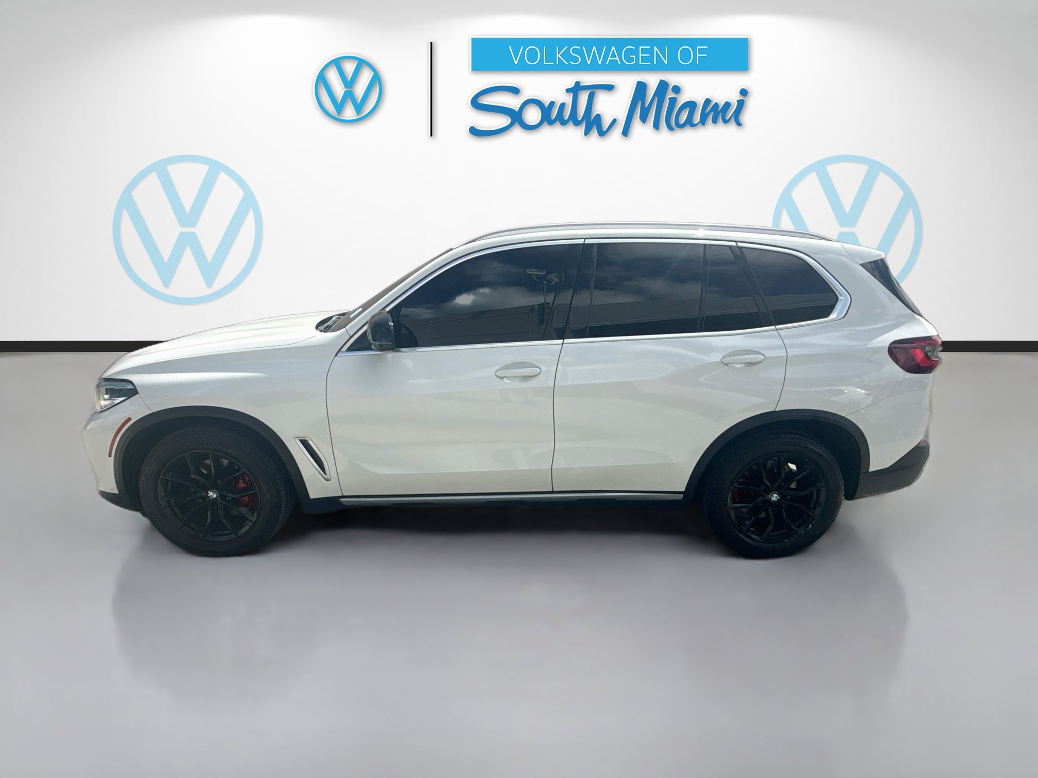 Used 2021 BMW X5 xDrive40i w/ Convenience Package AWD/4WD image 4