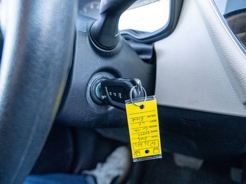 Used 2025 Toyota Corolla LE image 28