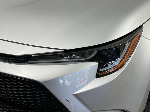Used 2020 Toyota Corolla LE image 12