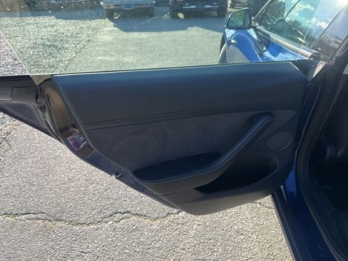 Used 2023 Tesla Model 3 Standard Range image 30
