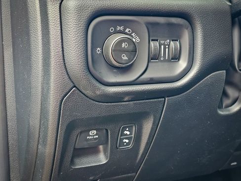 New 2026 RAM 1500 4x4 Crew Cab image 15