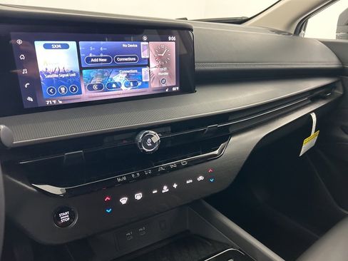 New 2025 Nissan Murano SV image 14