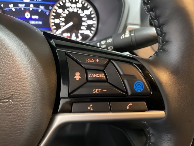 Used 2023 Nissan Altima 2.5 SL AWD/4WD image 3