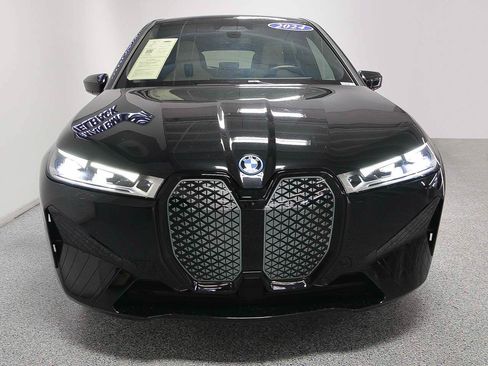 Used 2024 BMW iX xDrive50 w/ Sport Package AWD/4WD image 2