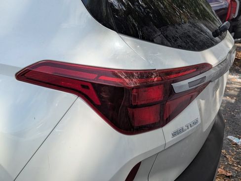 Used 2022 Kia Seltos LX AWD/4WD image 7