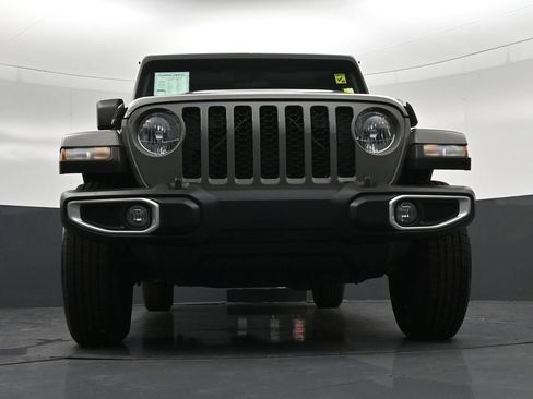 Used 2022 Jeep Gladiator Sport AWD/4WD image 30