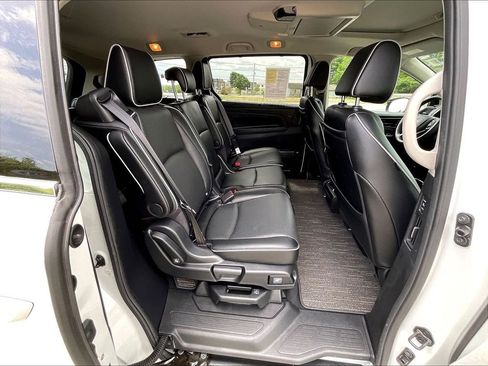 Used 2025 Honda Odyssey Elite image 16
