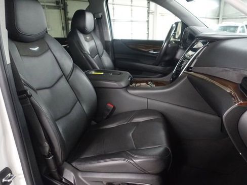 Used 2020 Cadillac Escalade Luxury image 30