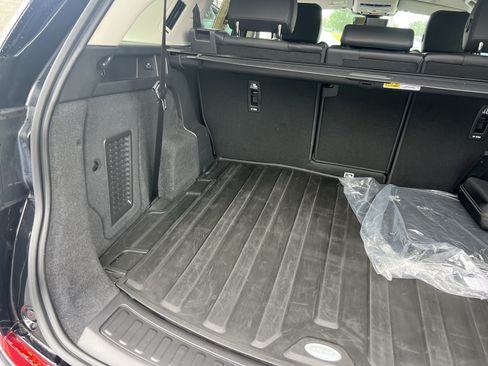 Certified 2025 Land Rover Discovery Sport S AWD/4WD image 38
