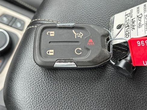 Used 2023 GMC Terrain Denali image 33