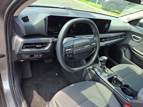 Used 2025 Kia K4 FWD image 25
