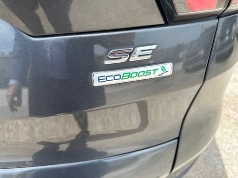 Used 2017 Ford Escape SE w/ Equipment Group 201A FWD image 5