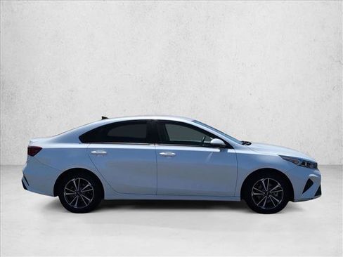 Used 2023 Kia Forte LXS w/ LXS Technology Package FWD image 4