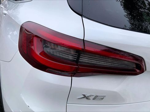 Used 2021 BMW X5 xDrive40i w/ Premium Package image 28