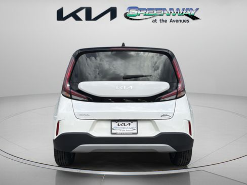 Used 2024 Kia Soul LX w/ Option Group 015 FWD image 5