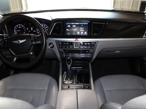 Used 2015 Hyundai Genesis 3.8 RWD image 10