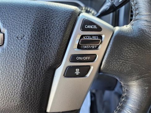 Used 2022 Nissan Titan SV w/ SV Convenience Package image 27