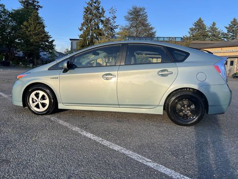 Used 2015 Toyota Prius Four FWD image 8