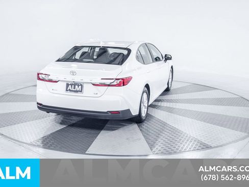 Used 2025 Toyota Camry LE image 9