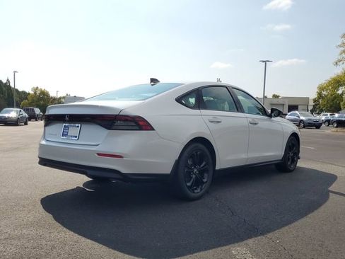 New 2025 Honda Accord SE image 4