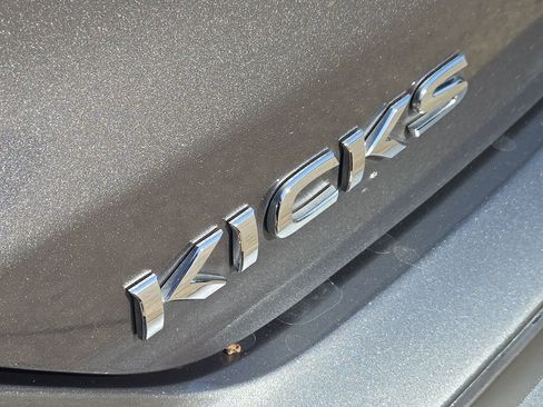 Used 2022 Nissan Kicks SV image 13