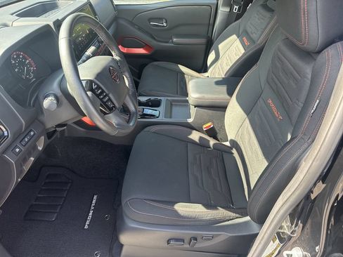 Used 2025 Nissan Frontier Pro-X RWD image 9