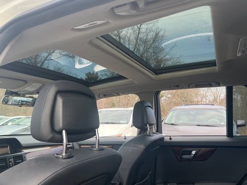 Used 2011 Mercedes-Benz GLK 350 4MATIC image 25