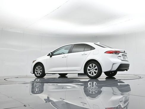 Used 2025 Toyota Corolla LE image 51