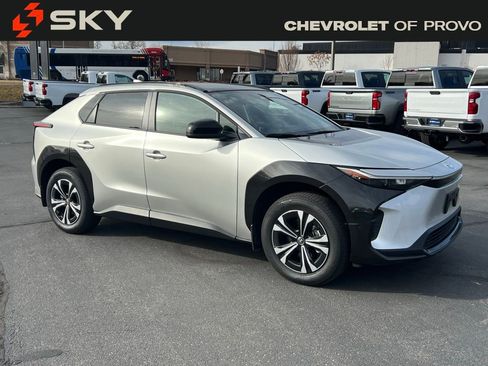 Used 2025 Toyota bZ4X AWD w/ Weather Package image 4