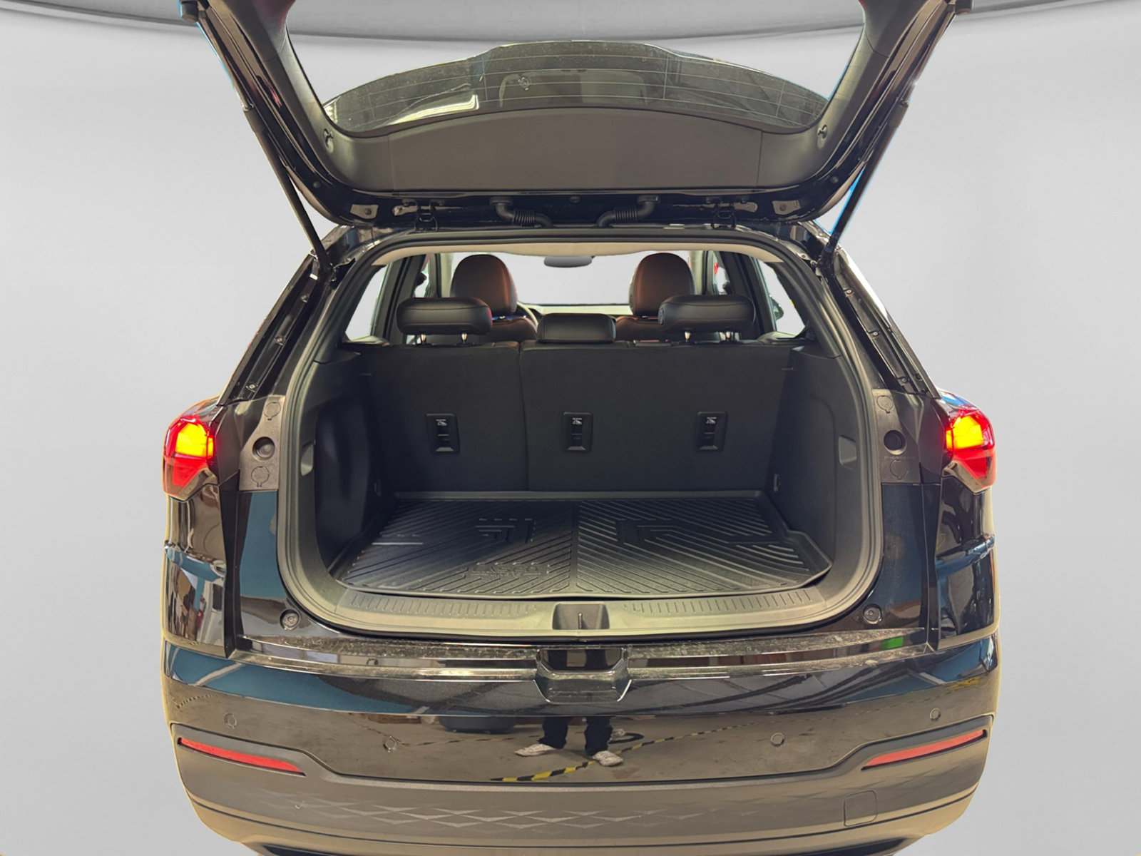 Used 2027 Chevrolet Bolt RS FWD image 26