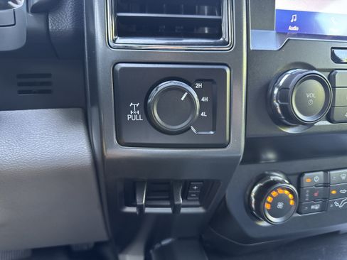 Used 2022 Ford F250 XLT w/ XLT Premium Package AWD/4WD image 18