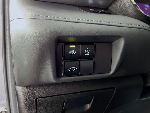 Used 2023 Toyota Highlander XSE AWD/4WD image 10