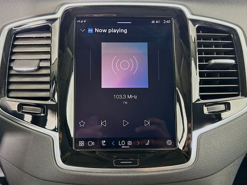 Used 2025 Volvo XC90 B6 Plus image 17