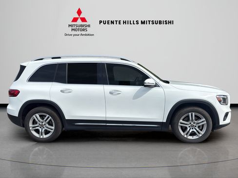 Used 2023 Mercedes-Benz GLB 250 4MATIC image 4