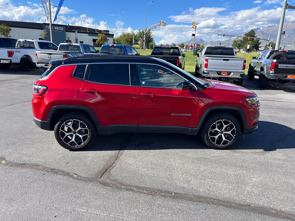 Used 2025 Jeep Compass Limited AWD/4WD image 7