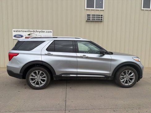 Used 2023 Ford Explorer Limited w/ Limited Technology Package image 1