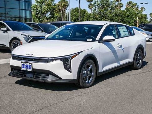 New 2026 Kia K4 LXS image 4