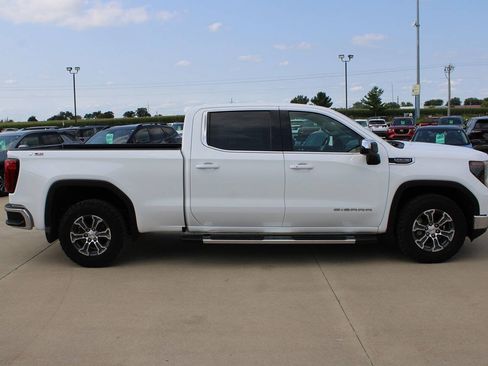 Used 2023 GMC Sierra 1500 SLE AWD/4WD image 4