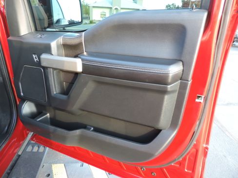 Used 2019 Ford F150 Raptor w/ Equipment Group 802A Luxury image 19